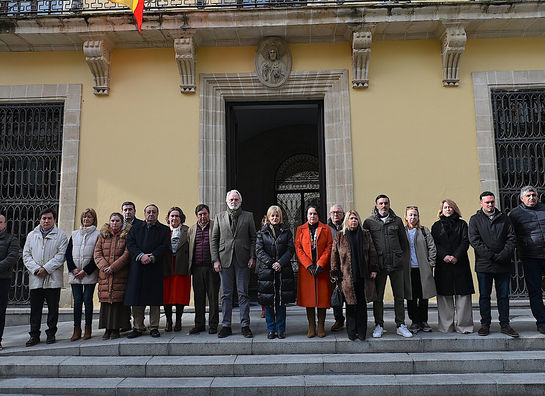 #htmlcaption-3 La Corporación municipal ha guardado un minuto de silencio