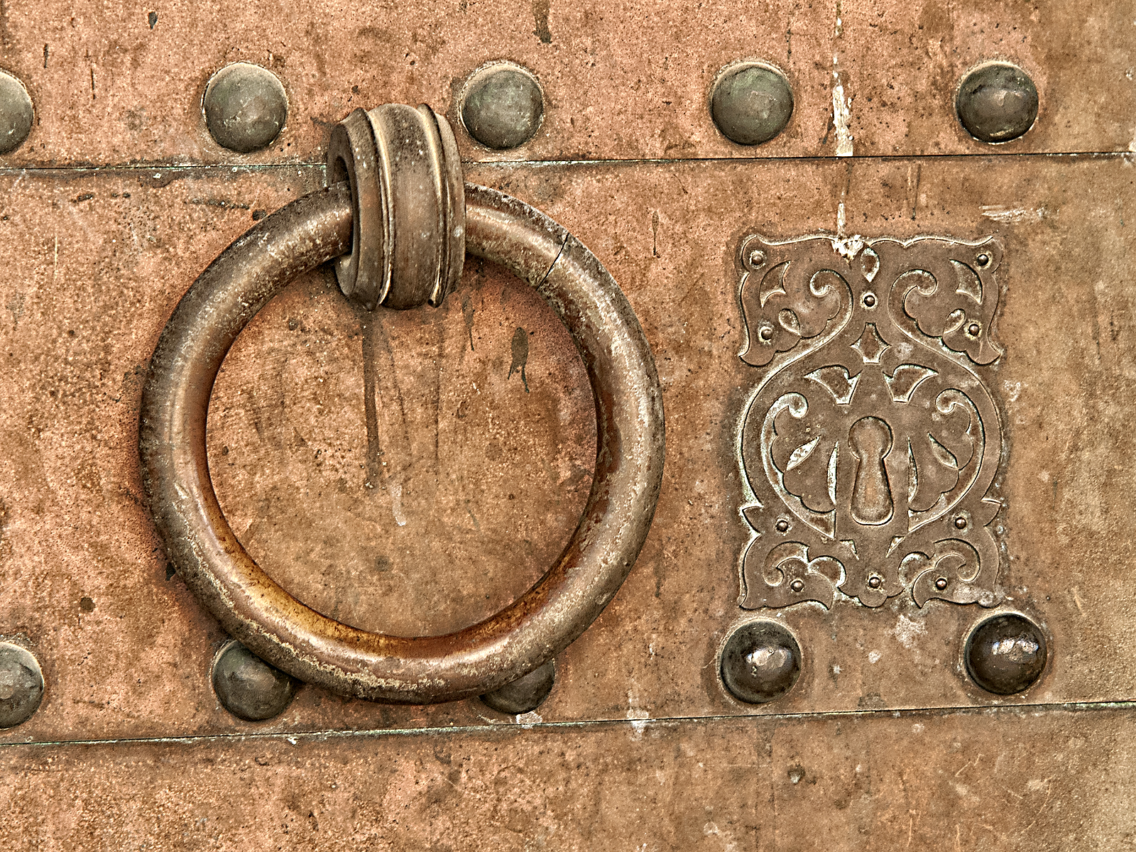 Detalle de una de las puertas de la mezquita. Foto cedida por Juan Sánchez Ortega - Sortega Fotografía