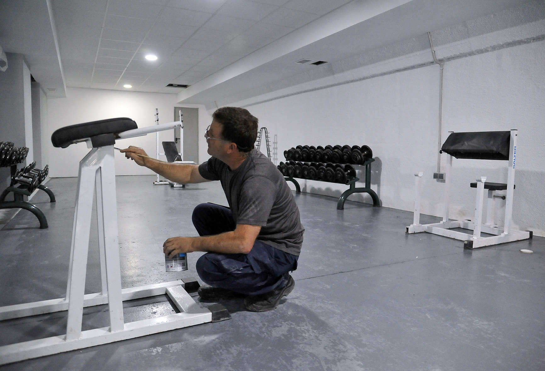 Mejoras en gimnasio de piscina cubierta