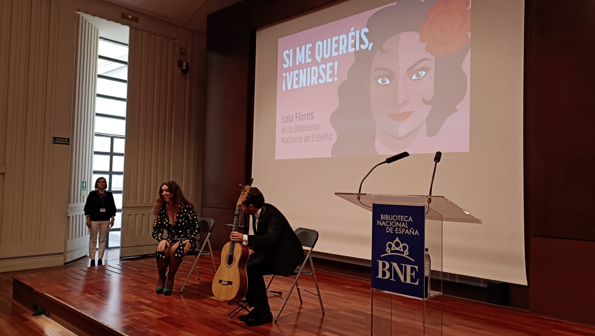 Actuación durante la inauguración de la muestra