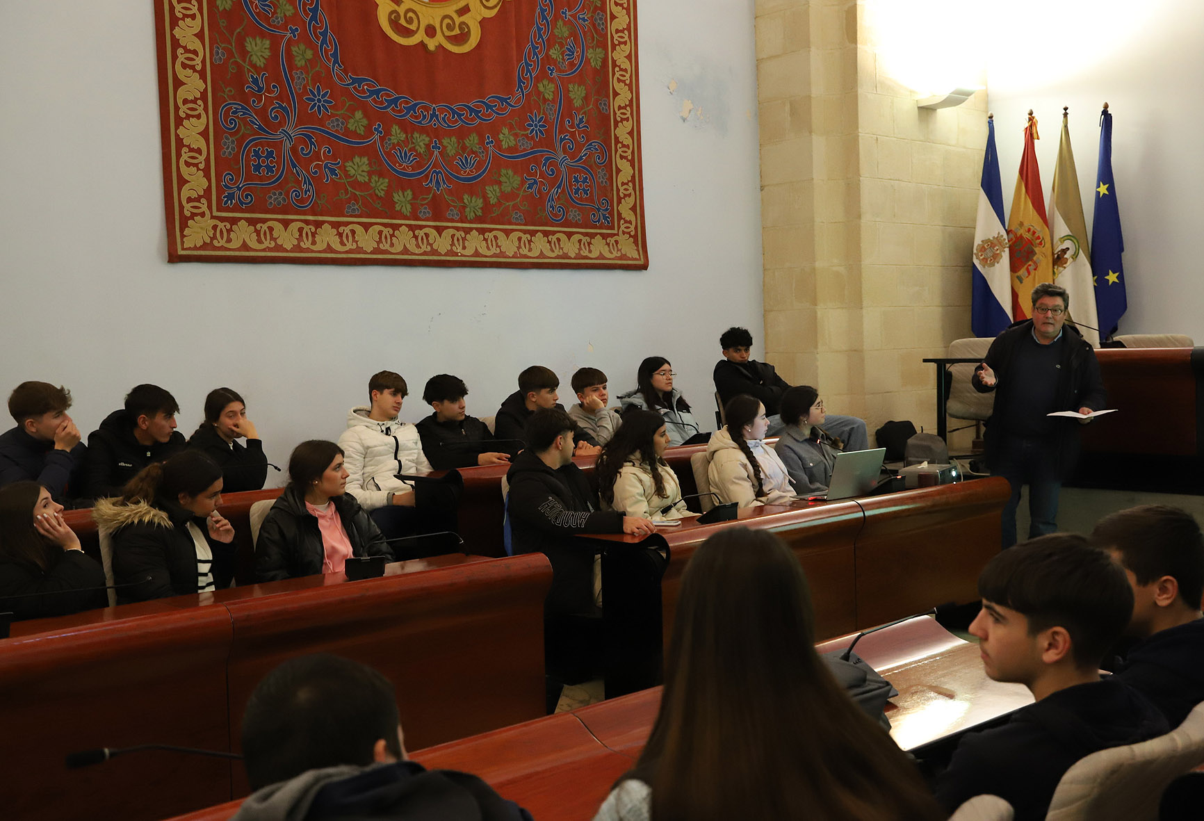 El delegado de Cultura junto al alumnado
