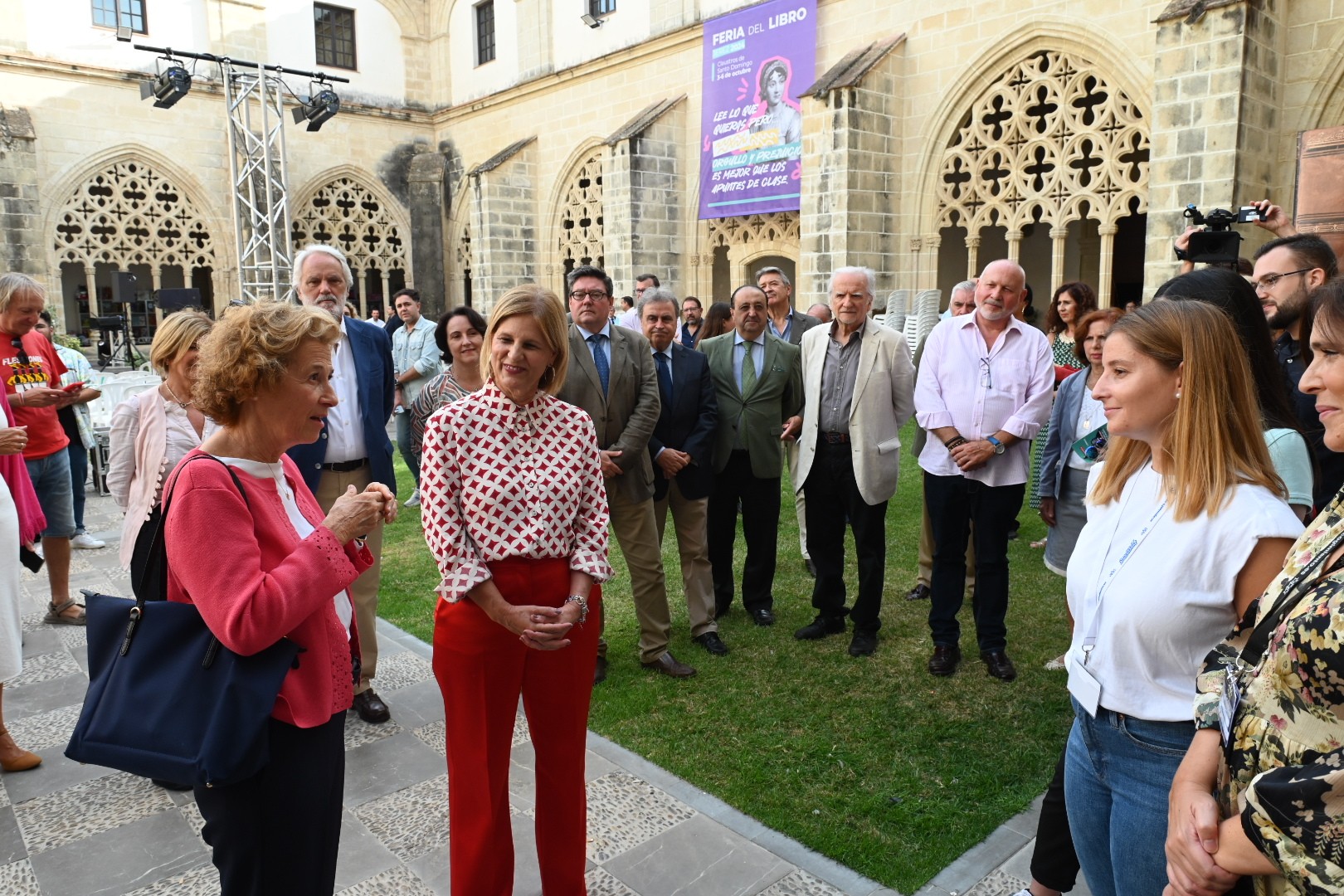 Alcaldesa inaugura Feria del Libro