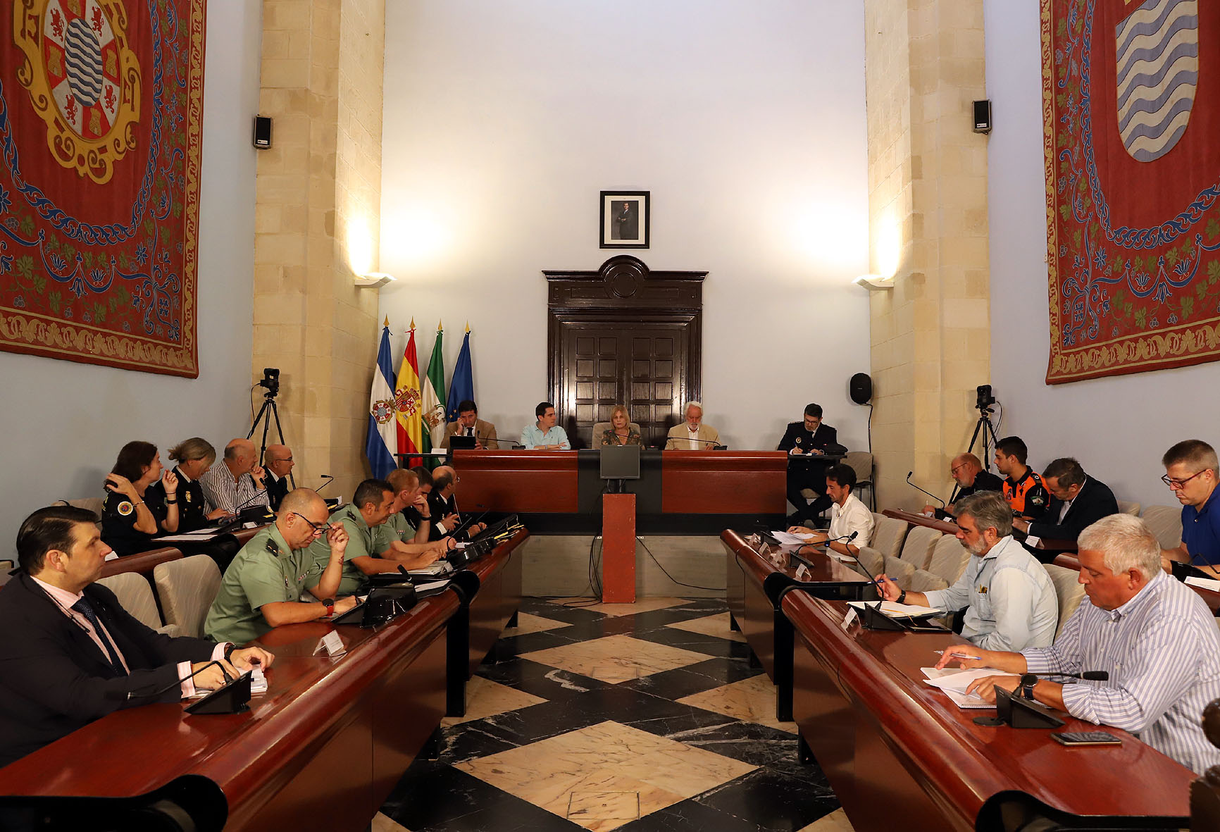 La alcaldesa preside la Junta Local de Seguridad con motivo de la Magna