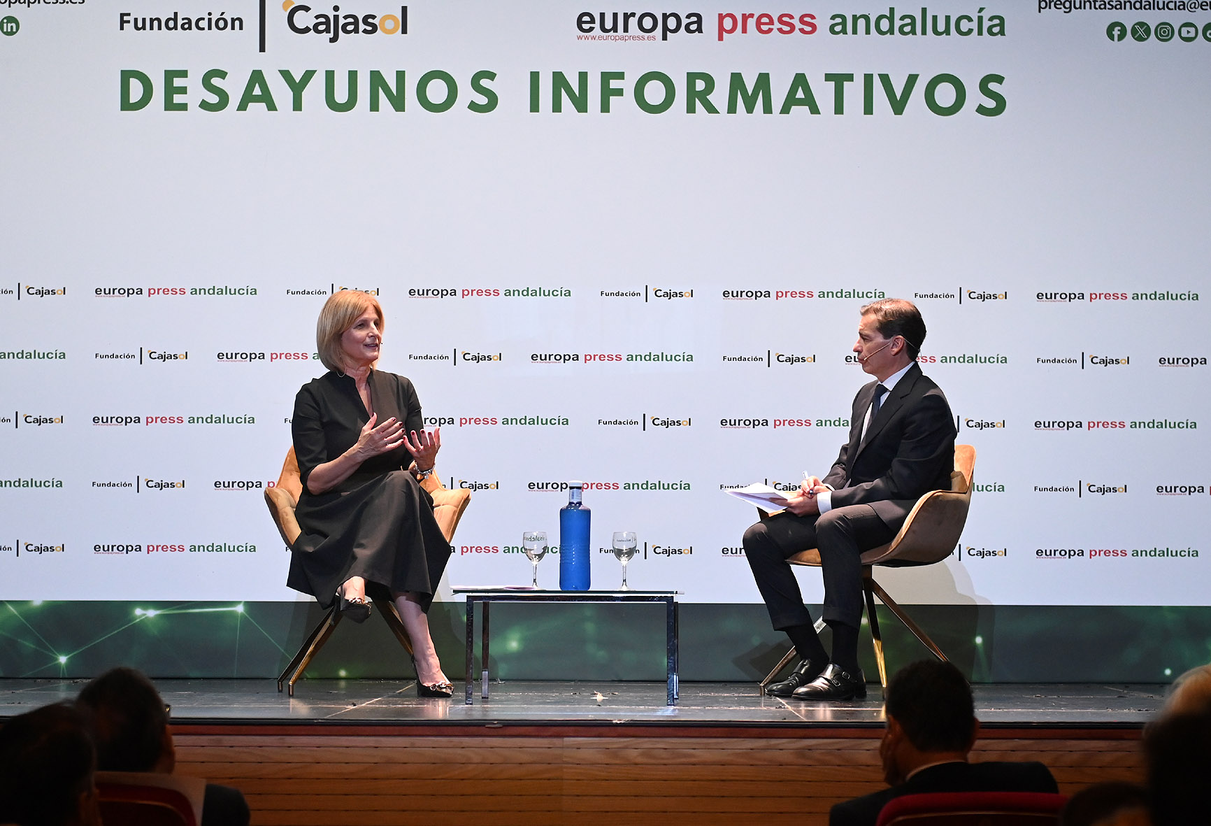 La alcaldesa durante el desayuno informativo