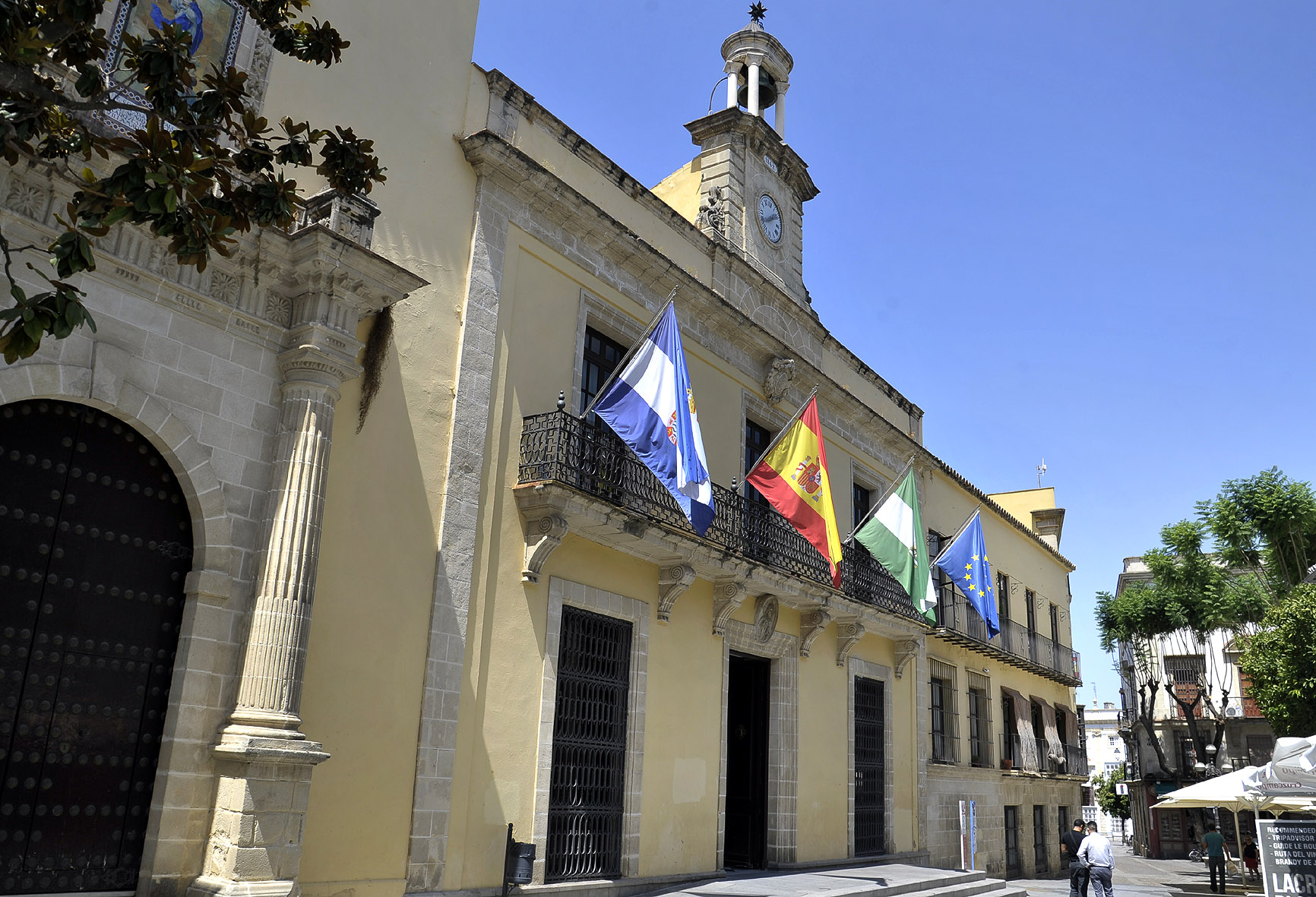 Fotografía de archivo de la fachada municipal