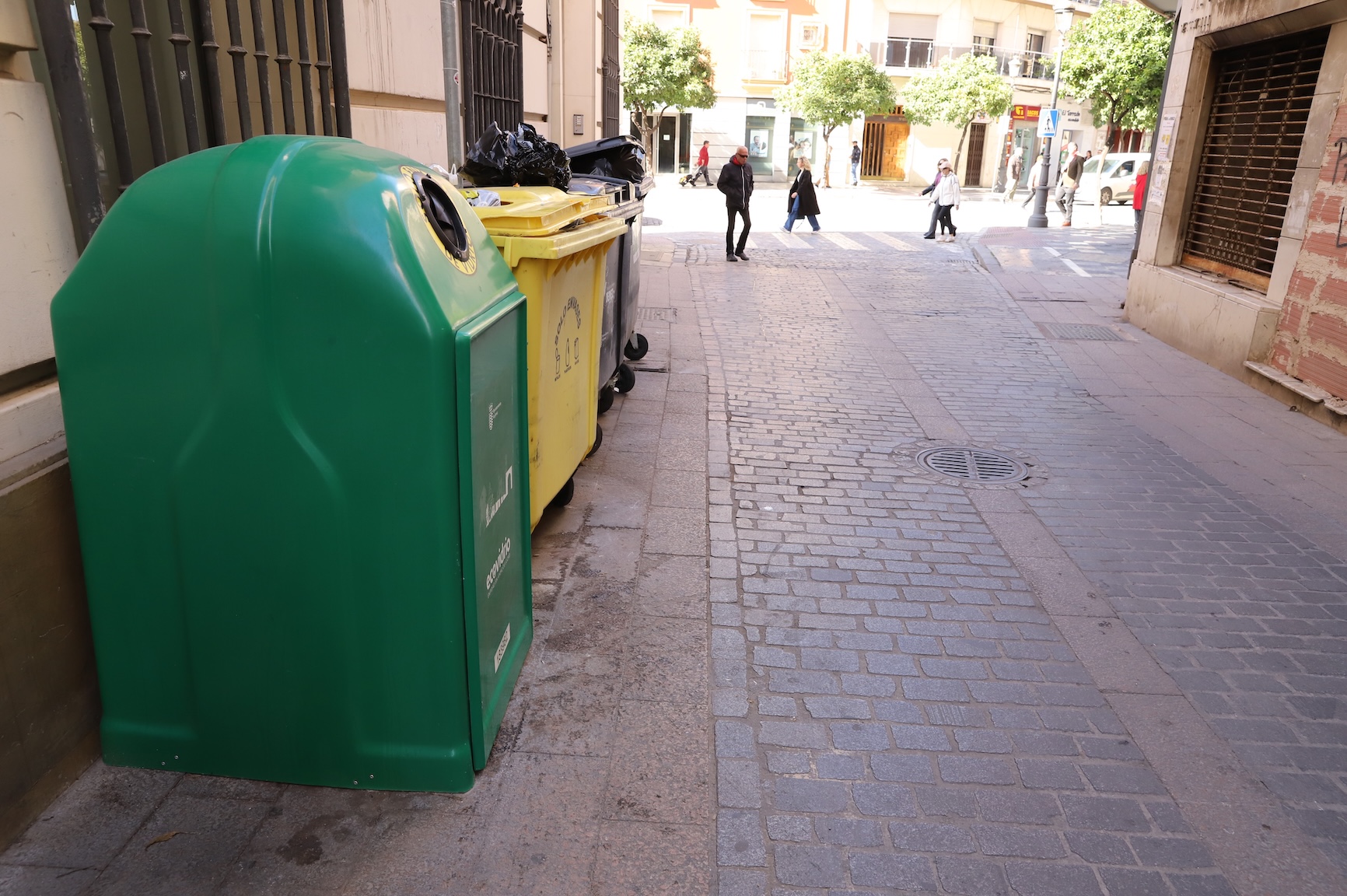 Instalación de nuevos contenedores de vidrio