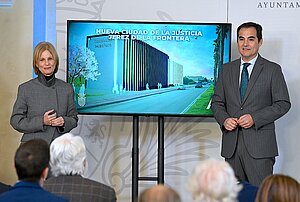 La alcaldesa y el consejero presentan el anteproyecto de la Ciudad de la Justicia
