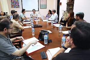 Nela García preside una reunión del Consejo Escolar