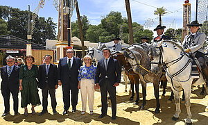 La alcaldesa durante la entrega de premios