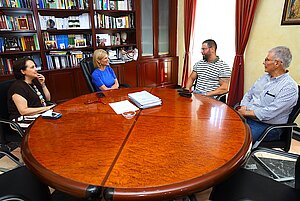 La alcaldesa muestra su respaldo a Francisco Díaz Roldán como representante de Jerez en el certamen ‘Senior Mister Global España’
