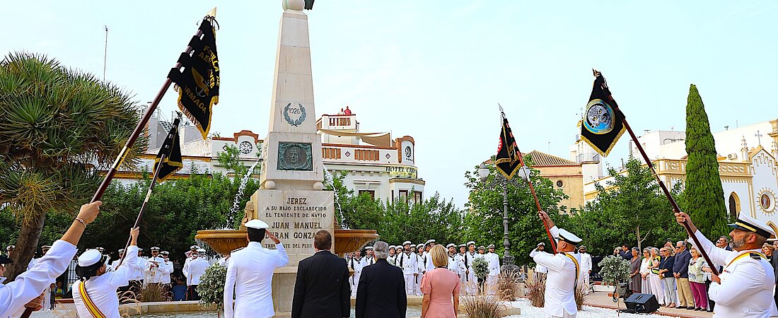 #htmlcaption-1 Jerez rinde homenaje al teniente de navío Juan Manuel Durán