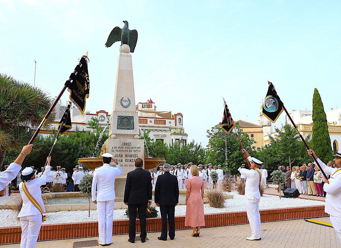 #htmlcaption-1 Jerez rinde homenaje al teniente de navío Juan Manuel Durán