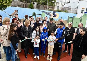 Alcaldesa inaugura el Parque infantil de Torresoto