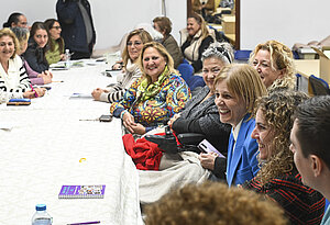 La alcaldesa durante la tarde de convivencia con la Federación