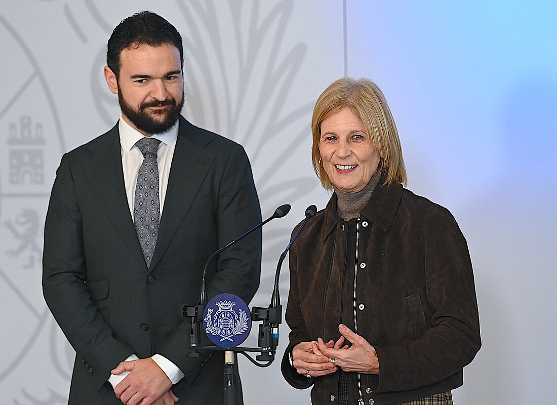 #htmlcaption-1 La alcaldesa ha ofrecido una recepción institucional al alcalde de La unión