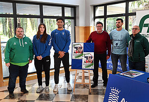 Fotografía de familia de la presentación del Campeonato