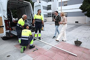 La alcaldesa ha realizado una visita técnica a los trabajos que se están acometiendo en la Avenida de la Soleá y el Mosto