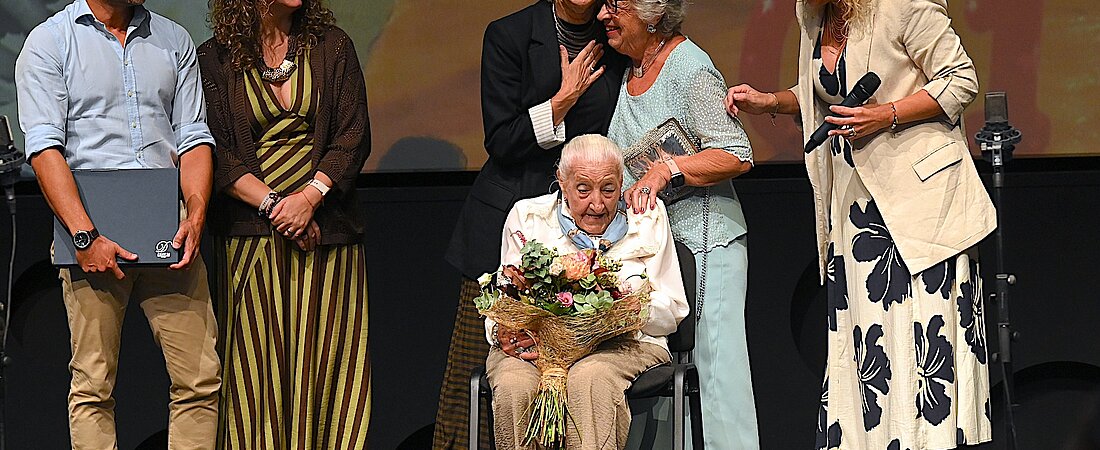 #htmlcaption-1 La alcaldesa preside la gala de inauguración de la Semana de los Mayores