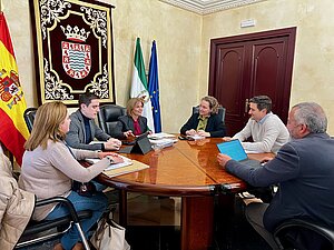 La alcaldesa durante la reunión