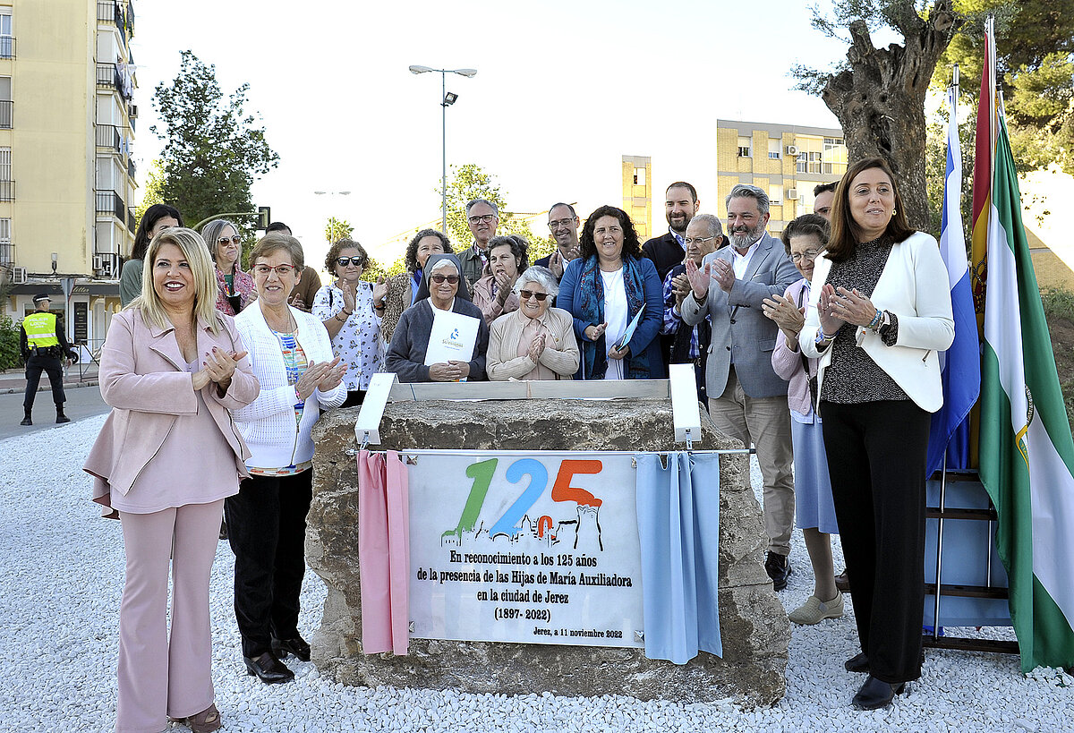 La Alcaldesa Inaugura La Rotonda Conmemorativa Del Aniversario Del