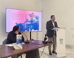 José Ignacio Martínez asiste a la presentación del libro de José Coronilla