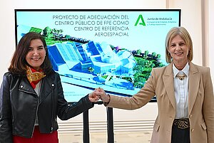 La alcaldesa y la consejera presentan el futuro centro aeroespacial
