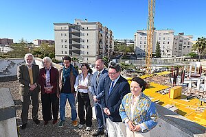 La consejera de Educación y Agustín Muñoz visitan el IES Lola Flores