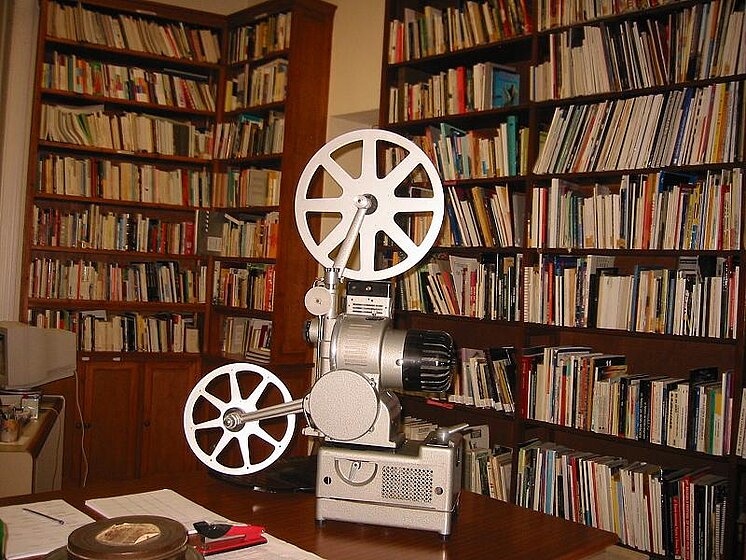 Imagen de cámara y biblioteca de cine