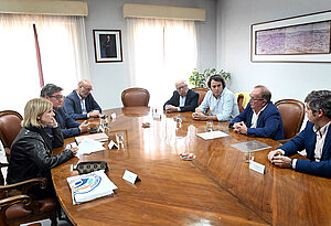 La alcaldesa durante la reunión